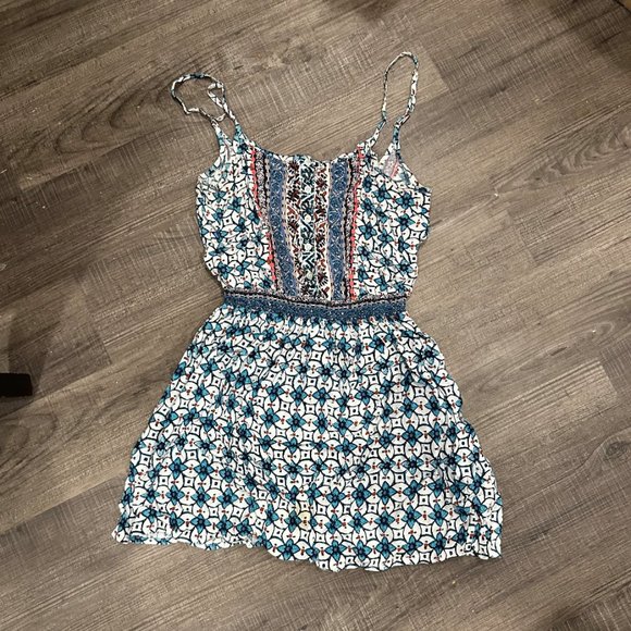 Aeropostale Dresses & Skirts - Multicolor Light Weight Aeropostale Dress with Ties in Back